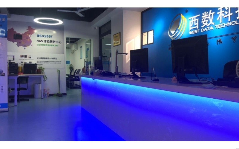 采用什么樣的手段進行鑒定是由鑒定機構來決定嗎？